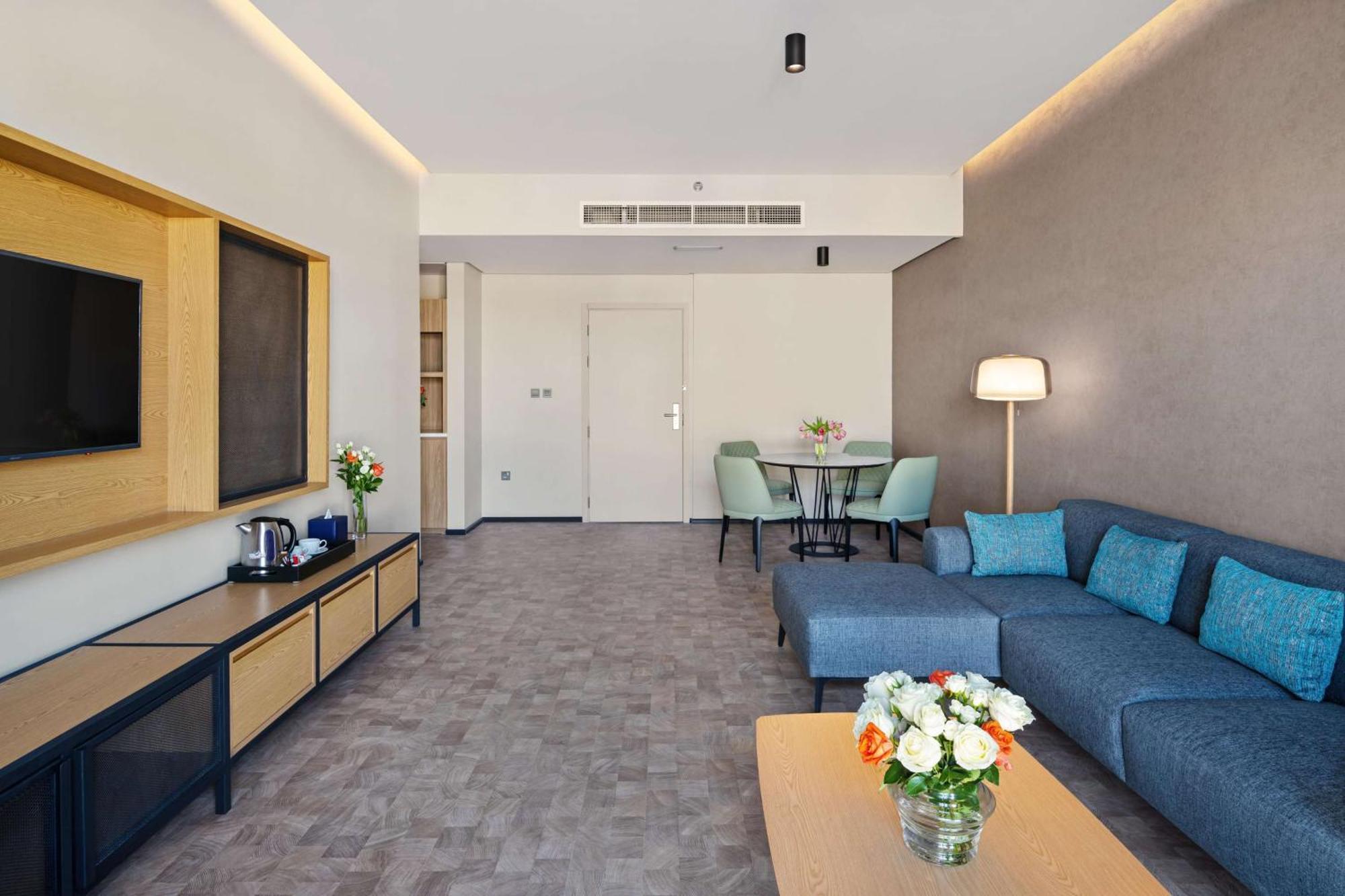 The Manor By Ja, Dubai Hotel Exterior photo